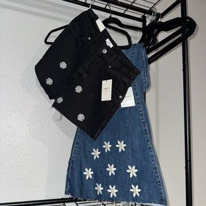 Forever 21 2 pack bundle! One pair of jeans and one pair of Shorts! NWT